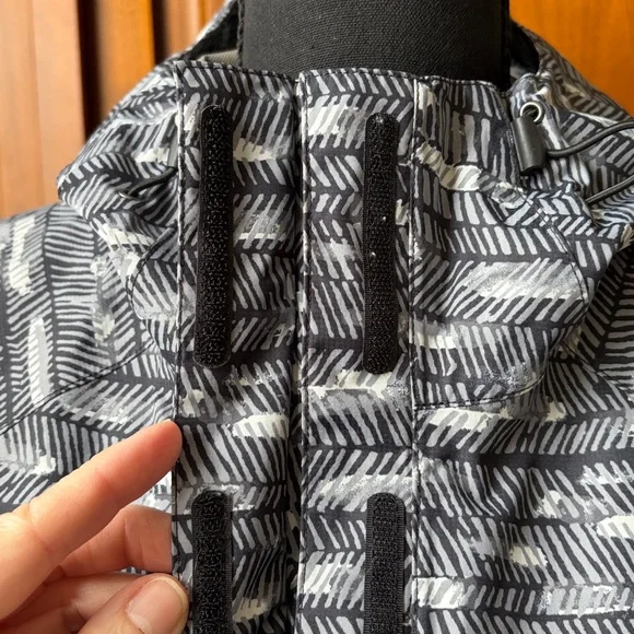 Ladies The North Face Rain Jacket - Picture 7 of 12